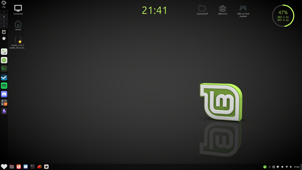 Linux Mint Desktop, dunkles Design mit zwei Taskleisten